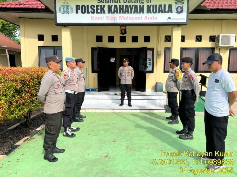 Rutinitas Personil polsek Kahayan kuala melaksanakan serah terima piket penjagaan mako polsek Kahayan kuala