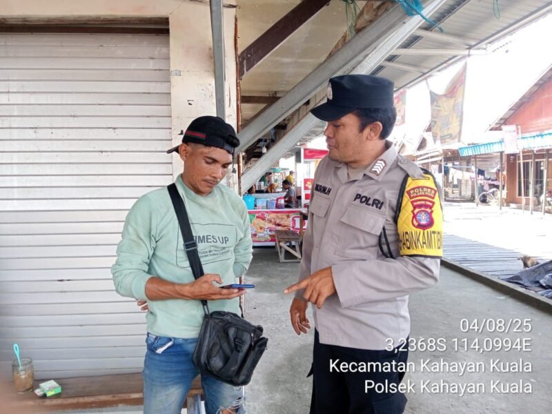 Personel Polsek Kahayan Kuala menyampaikan pesan Kamtibmas, dan Himbauan kamtibmas dan mendukung Program pemerintah terkait ketahanan pangan