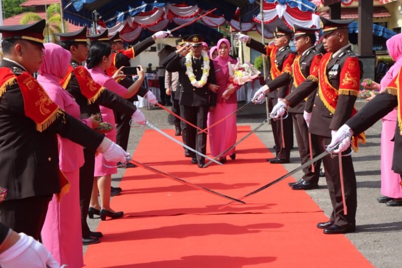 Terima Kasih Atas Pengabdian: Ramah Tamah dan Tradisi Pedang Pora Purna Wirabakti Polres Pulang Pisau