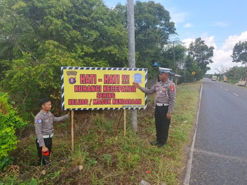 Satlantas Polres Pulang Pisau Pasang Spanduk Himbauan, Tekan Angka Kecelakaan Lalu Lintas