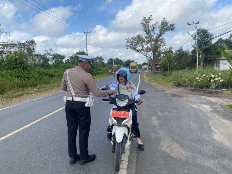 Pembagian Brosur, Kamseltibcarlantas kepada Pengguna Jalan