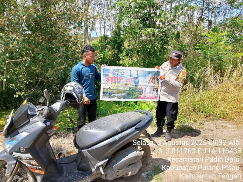 Sampaikan larangan Karhutla kepada masyarakat, saat laks Patroli Dialogis