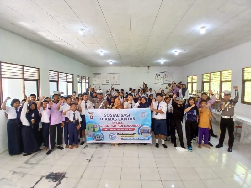 Unit Kamsel Polres Pulang Pisau Gelar Binluh Lalu Lintas Bagi Siswa SMP