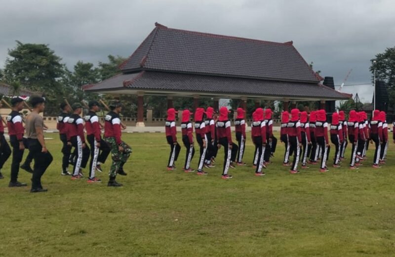 Jelang HUT RI Ke-80, TNI-Polri Matangkan Latihan Pasukan Pengibar Bendera Pusaka Kabupaten Blitar
