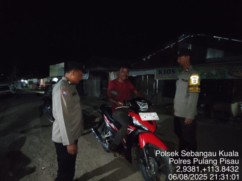 Personil Polsek Sebangau Kuala sambangi Warga Sekitar dan menyampaikan Himbauan Kamtibmas kepada masyarakat.