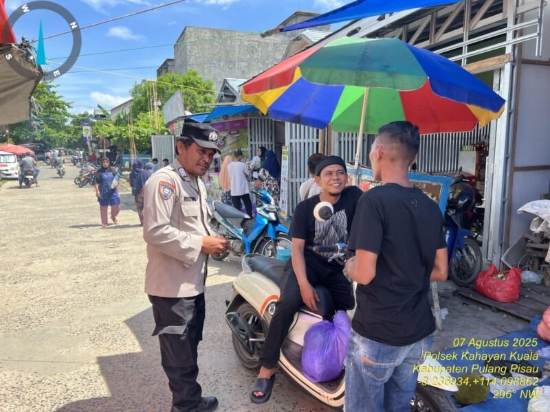 Personel Polsek Kahayan Kuala menyampaikan pesan Kamtibmas, dan Himbauan kamtibmas dan mendukung Program pemerintah terkait ketahanan pangan.