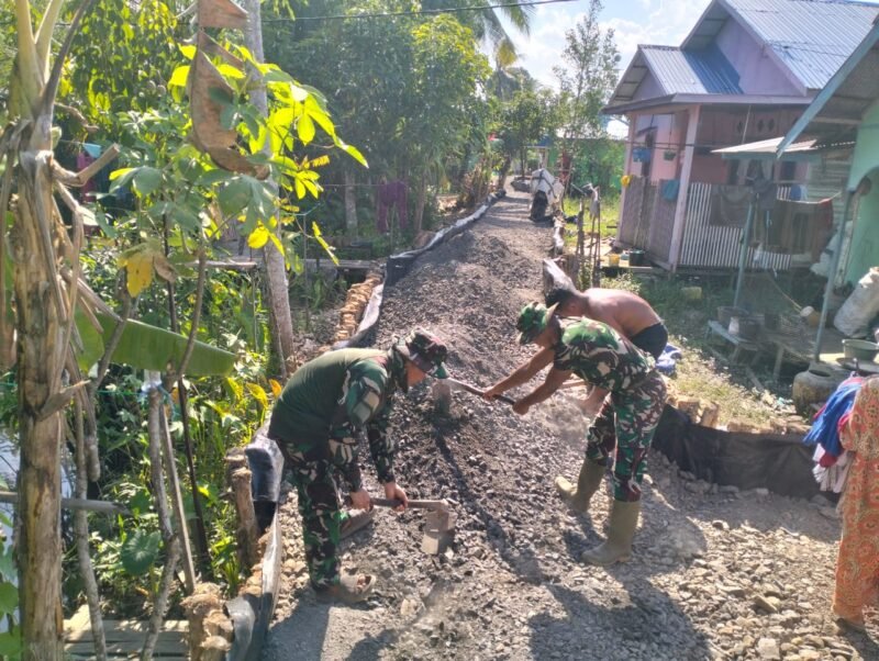 Satgas TMMD Ke-125 Kodim 1007/Banjarmasin Lanjutkan Pengurukan Tanah di Kuin Kecil