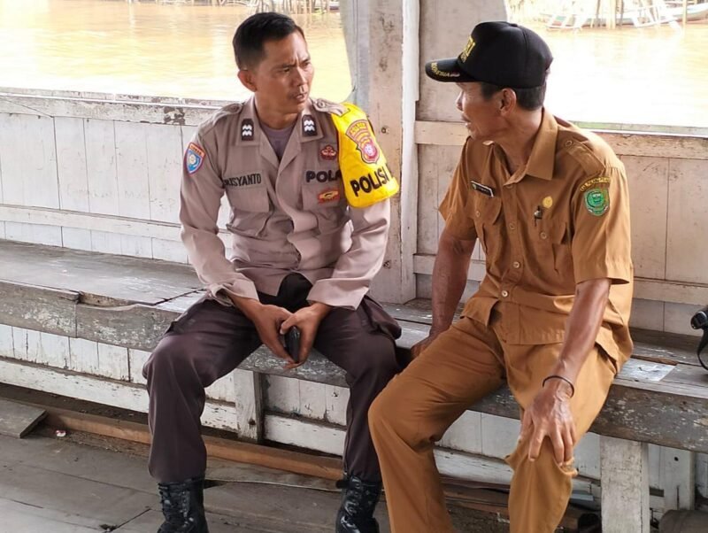 Kanit Binpolmas Sat Binmas Polres Pulang pisau Melaksanakan Kegiatan Polisi RW Ke Desa