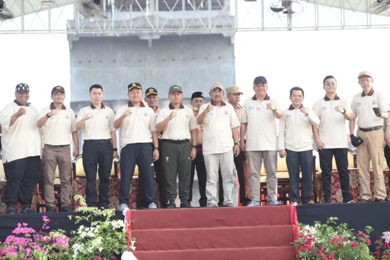 Bupati Tanjab Barat Pimpin langsung Apel pelepasan Gotong Royong Serentak Sambut Hari Pramuka ke-64