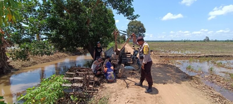 Wujud Kedekatan Dengan Masyarakat, Bhabinkamtibmas Aktif Sambangi Warga Desa Binaanya