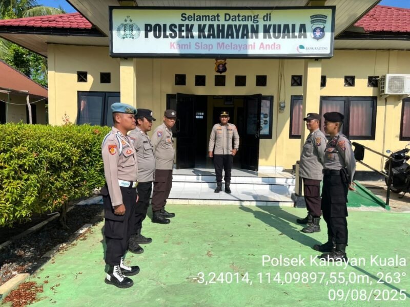 Rutinitas Personil polsek Kahayan kuala melaksanakan serah terima piket penjagaan mako polsek Kahayan kuala