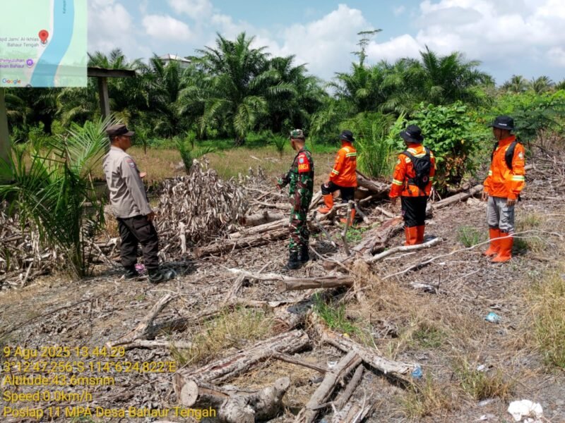 Personel Polsek Kahayan Kuala sambangi warga dan Memberikan himbauan Tentang Larangan Membakar hutan dan lahan.