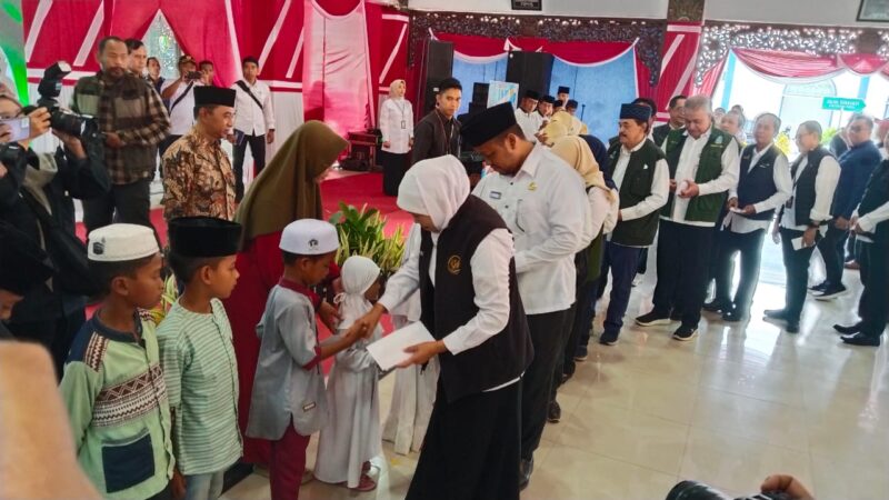 Peduli Ekonomi Masyarakat Jatim, Gubernur Khofifah Gelar Sapa Bansos di Berbagai Kabupaten - Kota