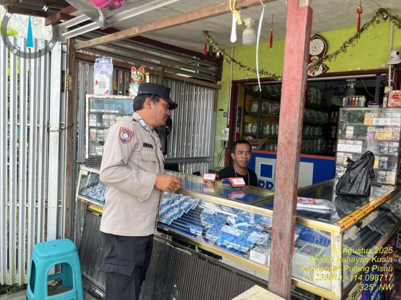 Personel Polsek Kahayan Kuala menyampaikan pesan Kamtibmas, dan Himbauan kamtibmas dan mendukung Program pemerintah terkait ketahanan pangan.