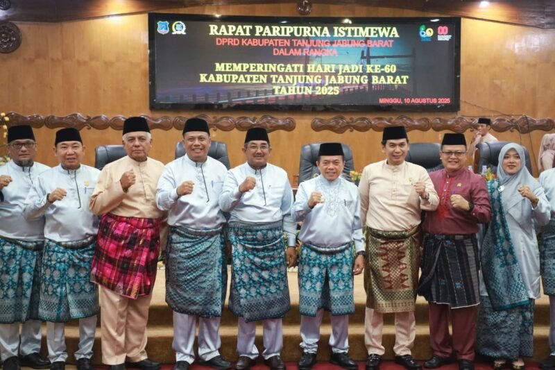 Bupati dan Wakil Bupati Hadiri Rapat Paripurna Istimewa Peringatan Hari Jadi Kabupaten Tanjab Barat ke-60