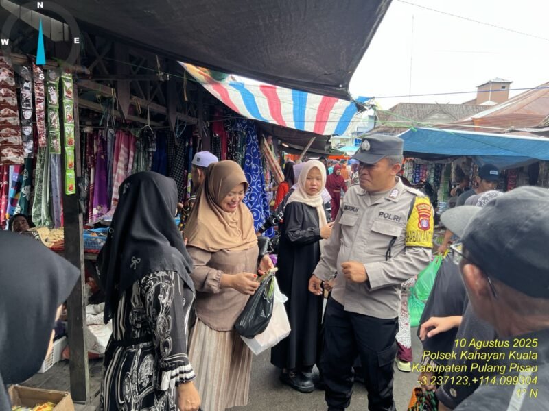 Personel Polsek Kahayan Kuala menyampaikan pesan Kamtibmas, dan Himbauan kamtibmas dan mendukung Program pemerintah terkait ketahanan pangan