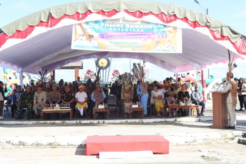Tunjukkan Dukungan pada Pelestarian Budaya, Kapolres Pulang Pisau Hadiri Pawai Budaya HUT Kemerdekaan RI ke-80