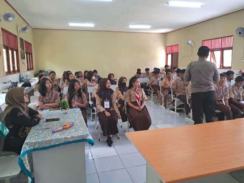 Cegah Judi Online di Kalangan Pelajar Personel Sat Binmas Polres Pulang Pisau Lakukan Pembinaan Di Sekolah