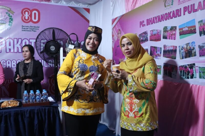 Geliatkan Ekonomi Kreatif, Bhayangkari Pulang Pisau Buka Stand UMKM di Handep Hapakat Fair 2025