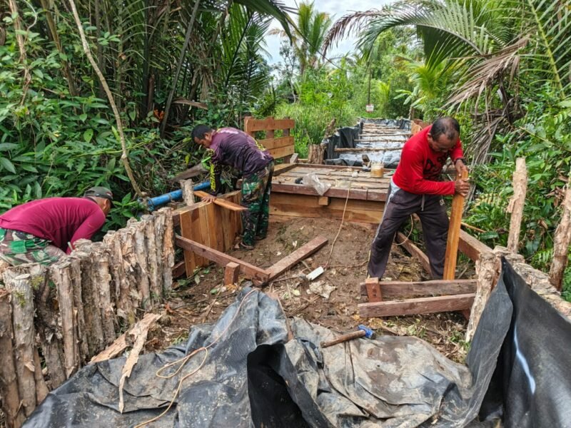 Satgas TMMD ke-125 Kodim 1007/Banjarmasin, Tetap Semangat Lanjutkan Perbaikan Jembatan