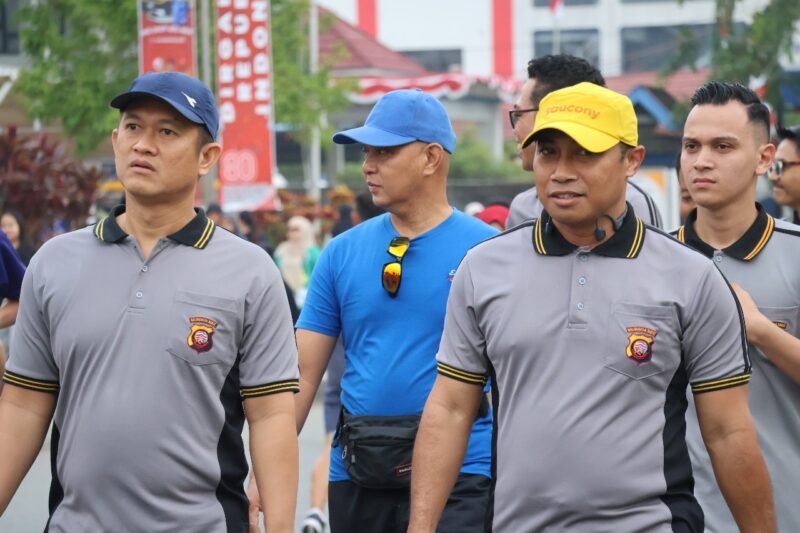 Sambut HUT RI ke-80, Kapolresta Pontianak Gelar Olahraga Bersama Masyarakat di CFD di Jalan A. Yani Mega Mall