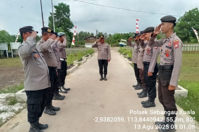 Polsek Sebangau Kuala Laksanakan Apel Serah Terima piket jaga di Halaman Mako Polsek Sebangau Kuala.