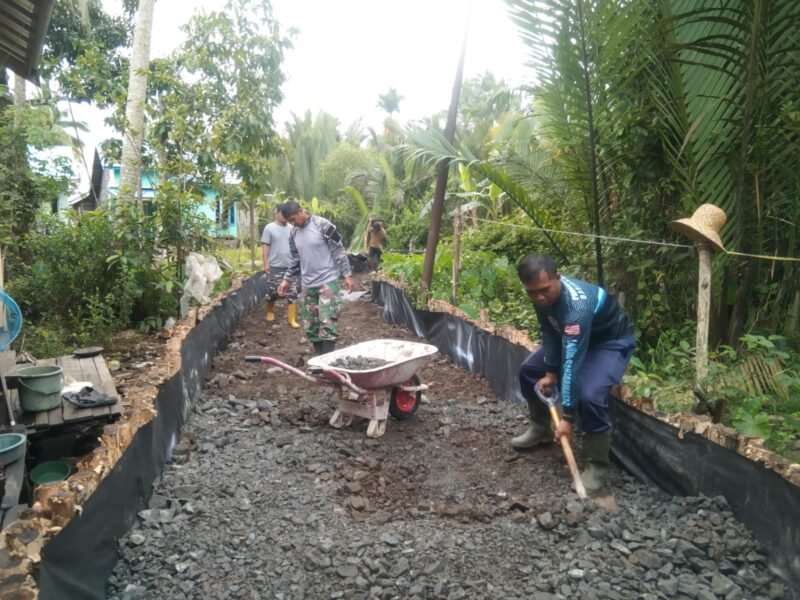 Satgas TMMD ke-125 Kodim 1007/Banjarmasin Terus Lanjutkan Penghamparan Jalan di Kuin Kecil