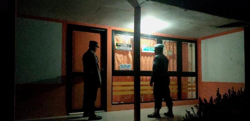 Berikan Rasa Aman, Polsek Maliku Patroli Malam ke Daerah Pemukiman Warga