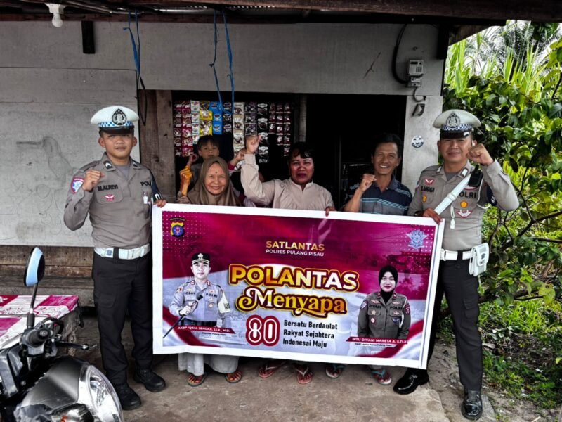 Satlantas Pekanbaru Sambut HUT RI dengan Aksi “Polantas Menyapa”