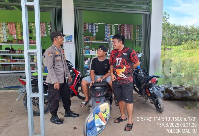 Personil Polsek Maliku melakukan Door to Door System Ke Warga Masyarakat Kecamatan Maliku