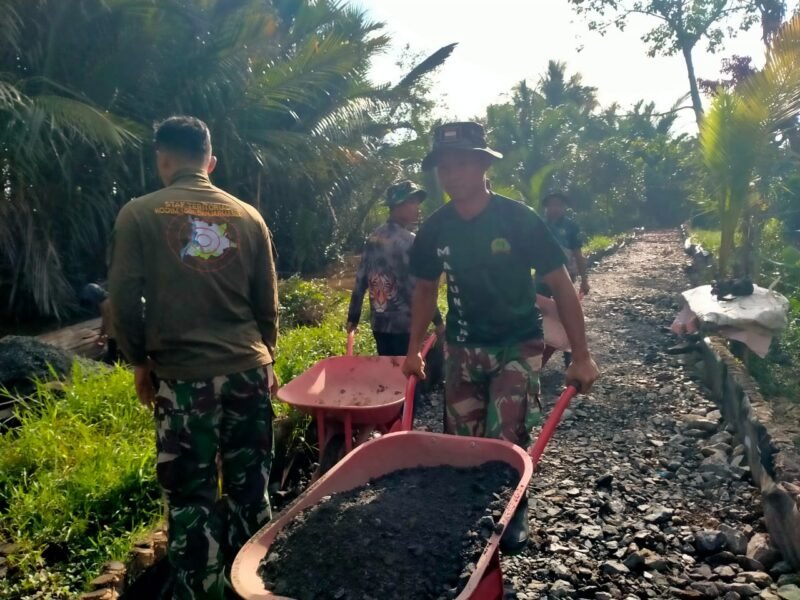 Satgas TMMD KE-125 Korim 1007/Banjarmasin Terus Genjot Penghamparan Jalan Di Kuin Kecil