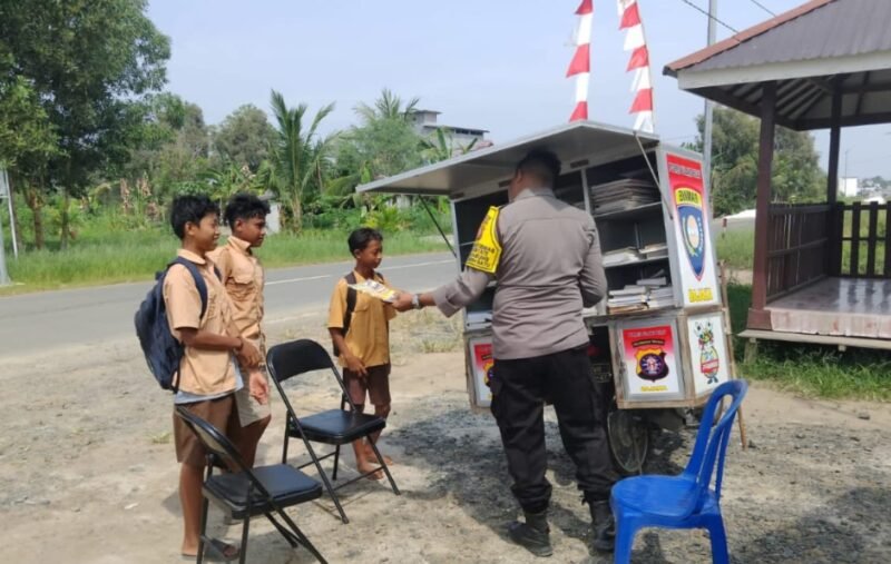 Peduli Literasi, Polres Pulang Pisau Gelar Kegiatan Bajaka Presisi Bawa Buku untuk Anak-anak