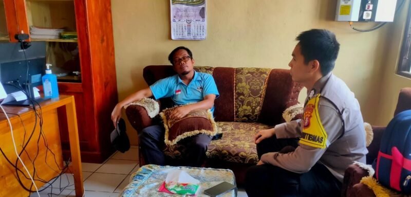 Sampaikan Imbauan Kamtibmas Kepada Masyarakat oleh Personel Polsek Maliku