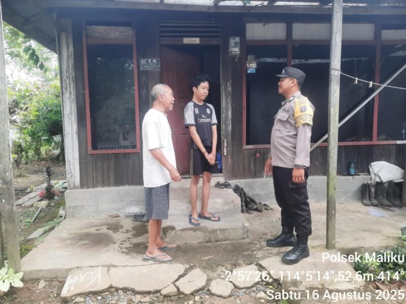 Personil Polsek Maliku melakukan Door to Door System Ke Warga Masyarakat Kecamatan Maliku