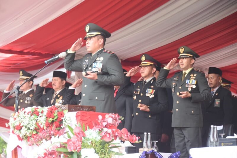 HUT ke-80 RI, Pemkab HST Gelar Upacara Penurunan Bendera di Barabai