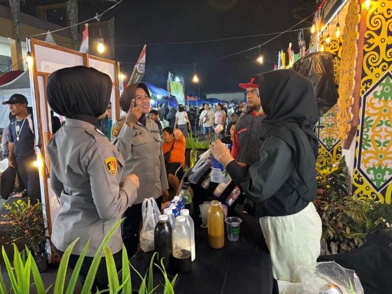 Patroli Humanis, Polwan Polres Pulpis Hadirkan Rasa Aman di Handep Hapakat Fair 2025
