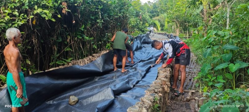 Satgas TMMD ke-125 Kodim 1007/Banjarmasin Lanjutkan Pemasangan Biotek di Kuin Kecil
