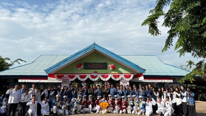 TMMD dan Warga Mantuil Gelar Upacara Bendera Sambut HUT Ke-80 RI