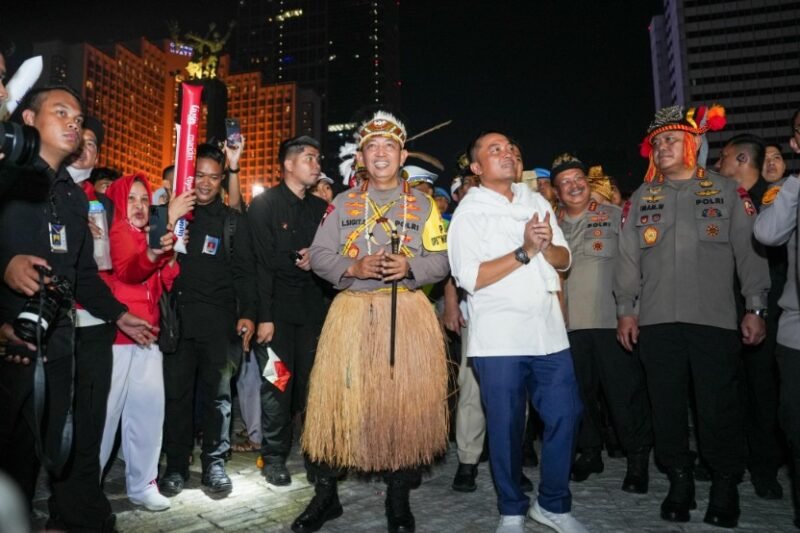 Profil Kapolri dan Mensesneg Tinjau Panggung Rakyat di HI, Masyarakat Antusias