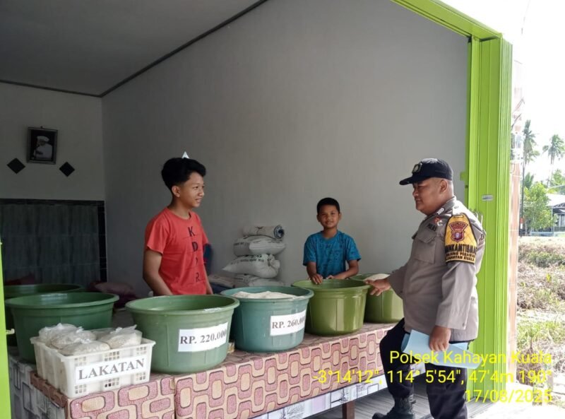 Personel Polsek Kahayan Kuala menyampaikan pesan Kamtibmas, dan Himbauan kamtibmas dan mendukung Program pemerintah terkait ketahanan pangan.