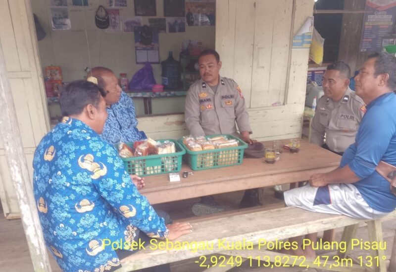 Polsek Sebangau Kuala sambang dan Lakukan Sosialisasi dan imbauan Kepada Masyarakat.