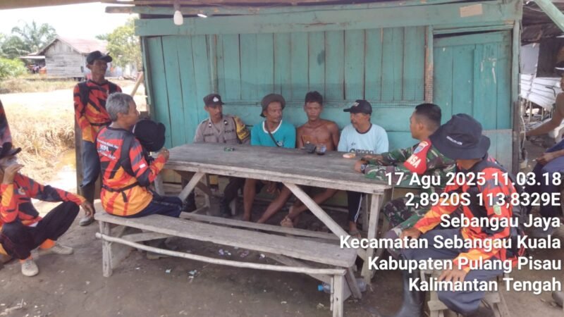 Sambangi Warga Dengan Humanis, personel Polsek Sebangau Kuala Sampaikan Pesan Kamtibmas kepada Warganya