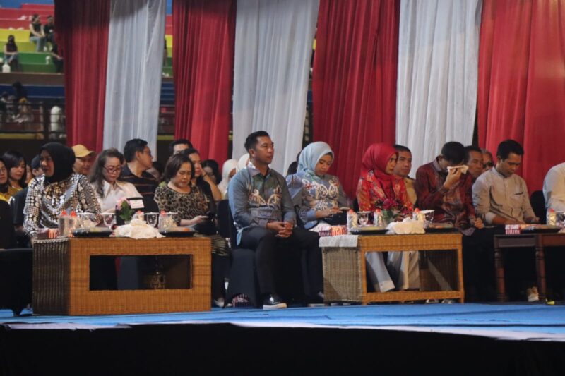 HUT RI ke-80: Kapolres Pulang Pisau dan Ketua Bhayangkari Hadiri Malam Ramah Tamah Penuh Kebersamaan