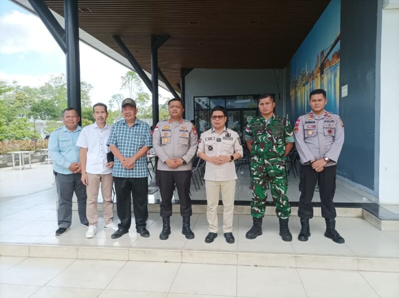 Dandim 1208/Sambas Dampingi Kunjungan Deputi Bidang Pengelolaan Infrastruktur Perbatasan RI Ke PLBN Aruk Kalbar