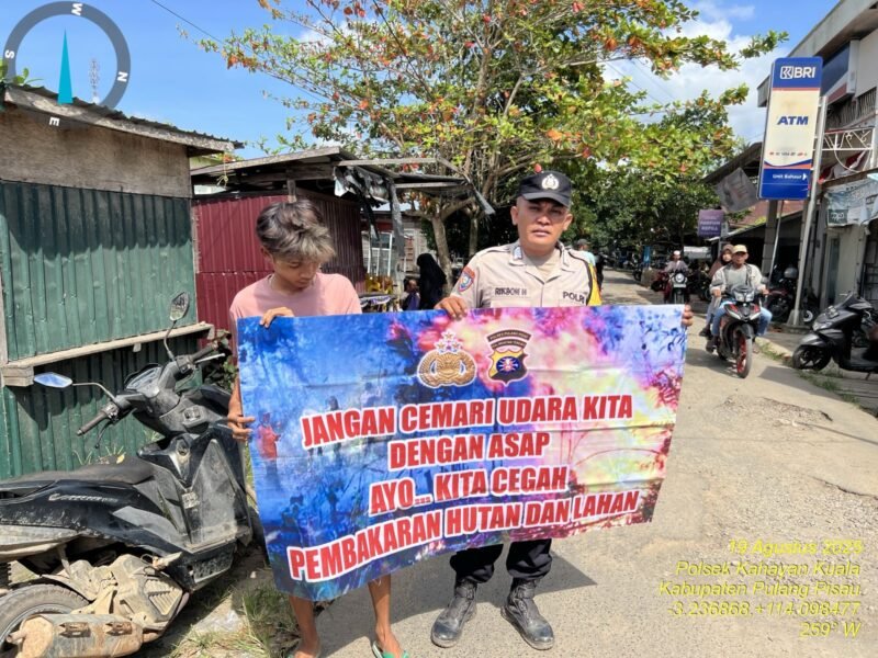Personel Polsek Kahayan Kuala, sambangi warga dan Memberikan himbauan Tentang Larangan Membakar hutan dan lahan