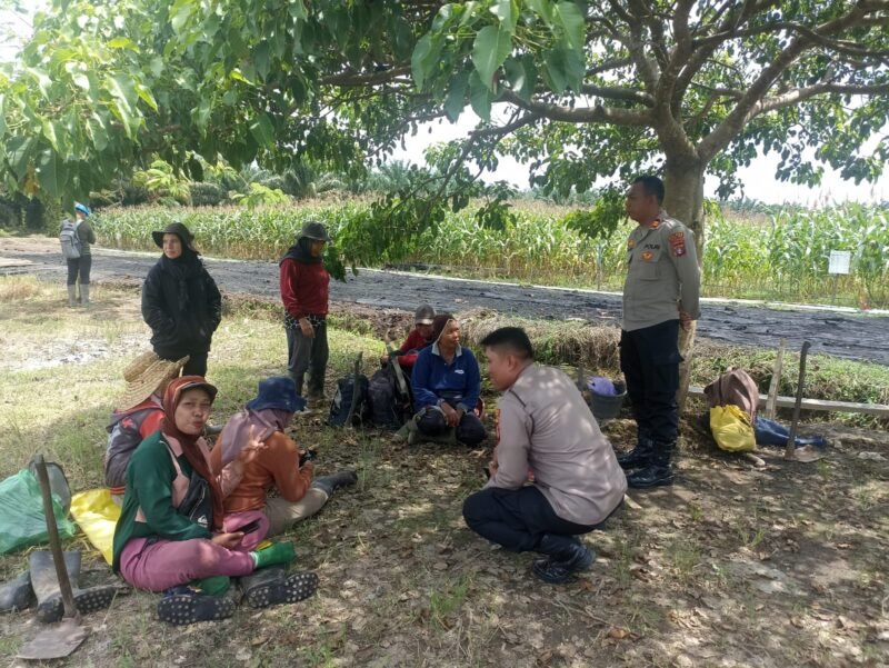 Cegah Judi Online Sat Binmas Polres Pulang Pisau Laksanakan Sambang ke Masyarakat