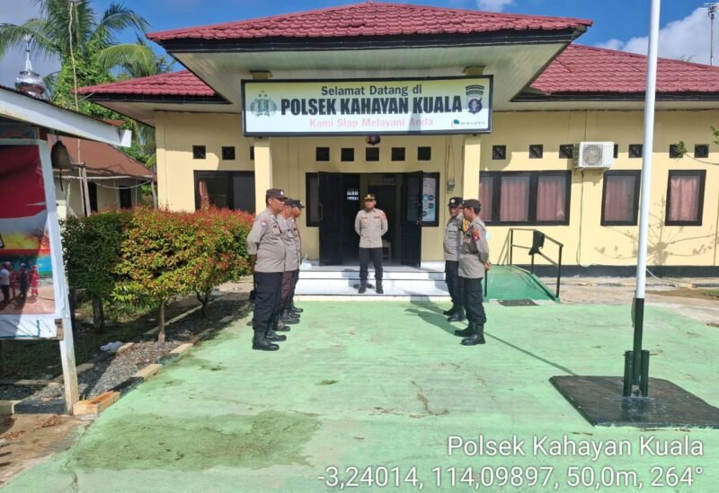 Rutinitas Personil polsek Kahayan kuala melaksanakan serah terima piket penjagaan mako polsek Kahayan kuala
