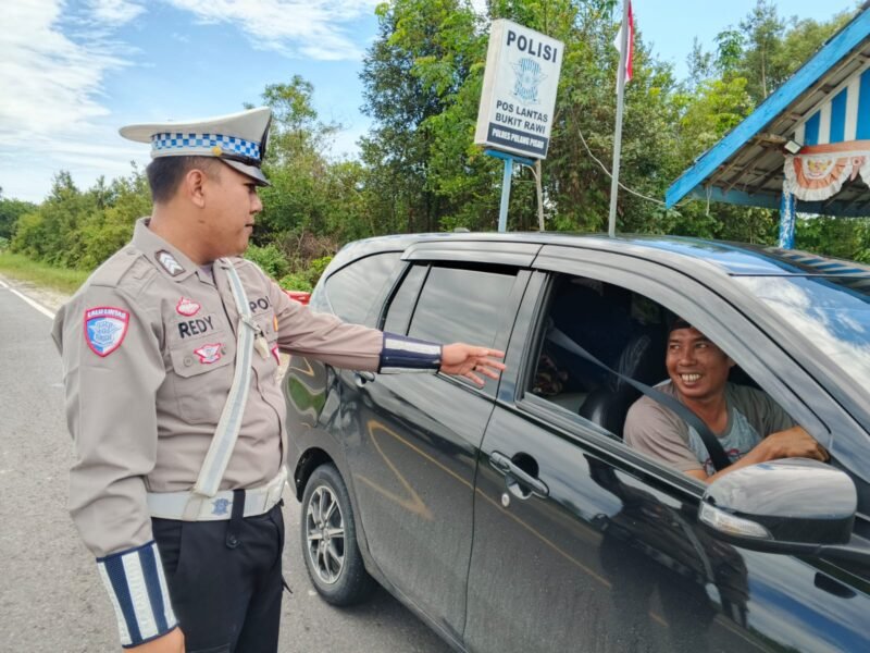 Satlantas Polres Pulang Pisau Tegur Pengemudi Tanpa Sabuk Pengaman