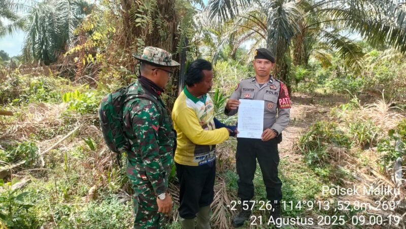 Personil Polsek Maliku melakukan Door to Door System Ke Warga Masyarakat Kecamatan Maliku