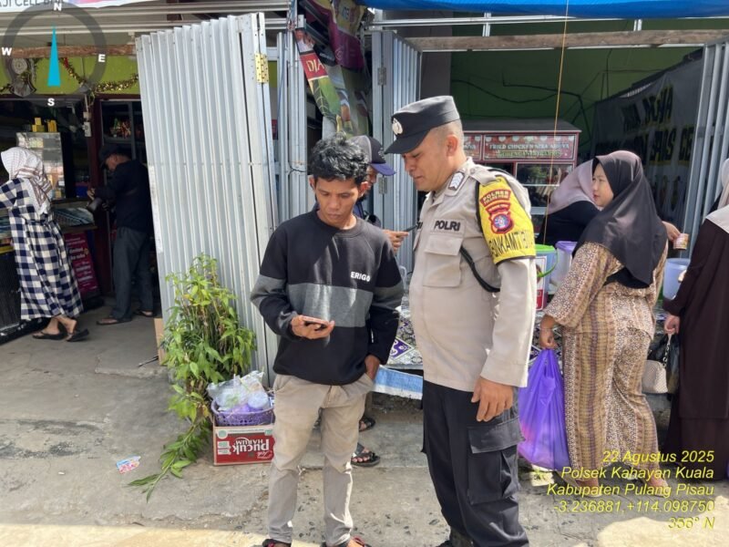 Polsek Kahayan Kuala lakukan sosialisasi kepada warga terkait Tindak Pidana Perdagangan Orang.